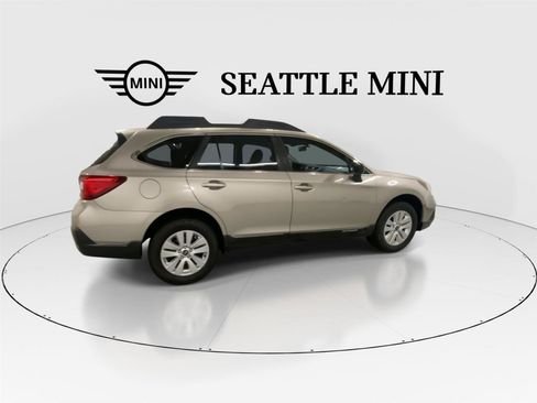 Used 2019 Subaru Outback 2.5i image 12