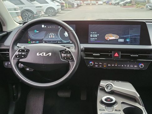 Used 2024 Kia EV6 Light AWD/4WD image 10