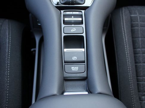 New 2026 Honda HR-V LX image 38