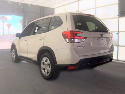 Used 2023 Subaru Forester AWD/4WD image 3