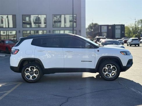 Used 2022 Jeep Compass Trailhawk w/ Trailhawk Convenience Group AWD/4WD image 8