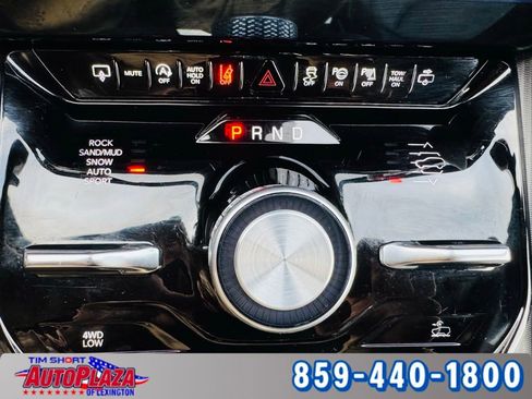 Used 2024 Jeep Grand Wagoneer Series II w/ Quick Order Packagew 28T AWD/4WD image 34