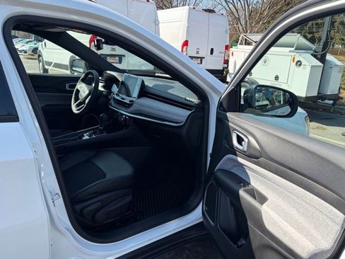 Used 2025 Jeep Compass Latitude w/ Sun & Sound Group image 27