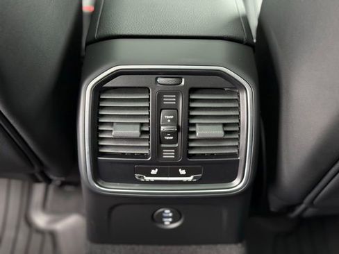 New 2026 Porsche Macan image 24