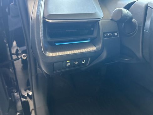 Used 2023 Toyota Prius Limited image 34