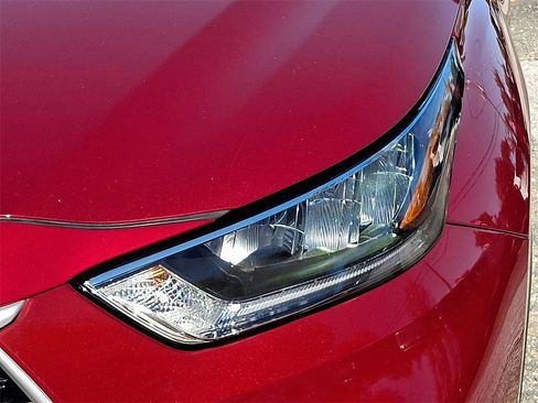 Used 2020 Toyota Highlander XLE image 9