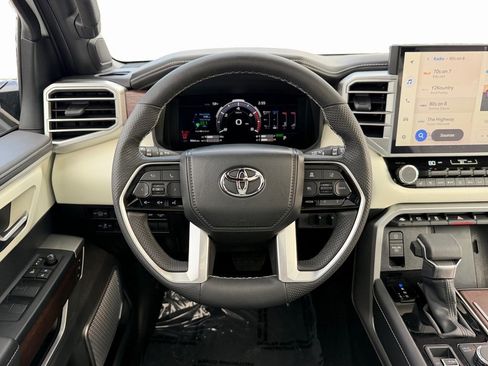 Used 2025 Toyota Sequoia Capstone image 12