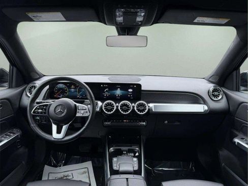 Certified 2022 Mercedes-Benz GLB 250 4MATIC image 9