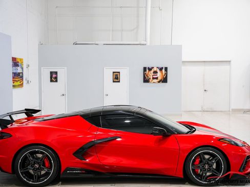 Used 2021 Chevrolet Corvette Stingray Coupe w/ Z51 Performance Package RWD image 26