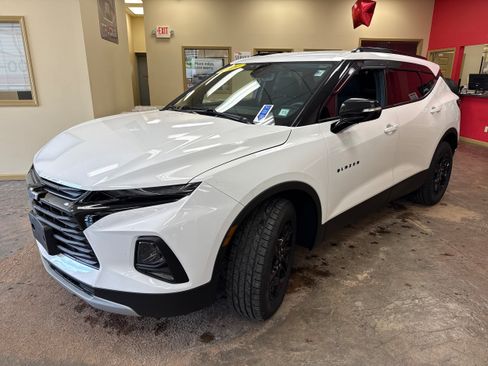 Used 2021 Chevrolet Blazer LT AWD/4WD image 3