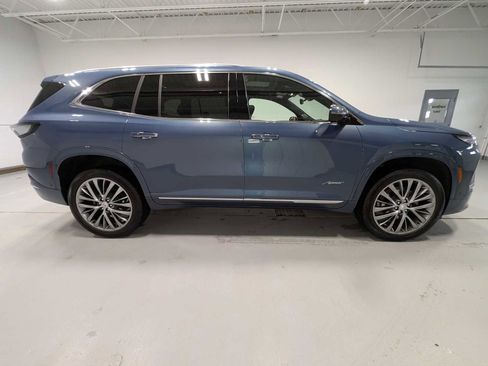 Certified 2025 Buick Enclave Avenir w/ Super Cruise Package image 7