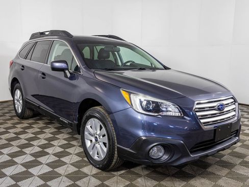 Used 2017 Subaru Outback 2.5i Premium image 14