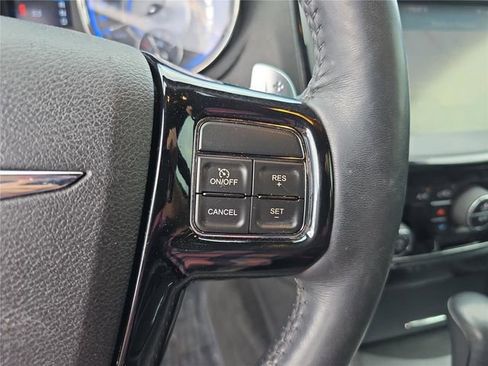 Used 2014 Chrysler 300 S w/ Luxury Group RWD image 32