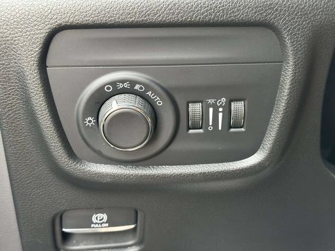 Used 2025 Jeep Grand Cherokee L Laredo AWD/4WD image 34