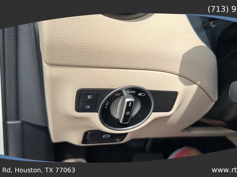 Used 2017 Mercedes-Benz GLA 250 w/ Premium Package image 22