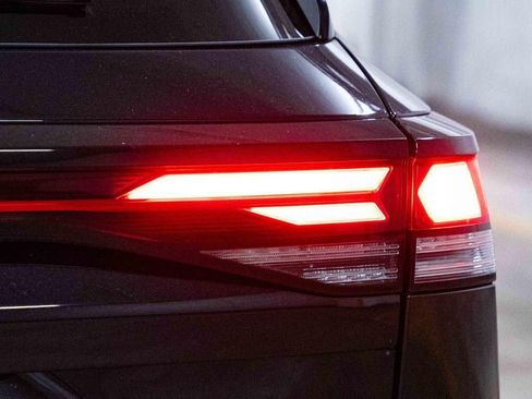 New 2026 Volkswagen Tiguan SE R-Line AWD/4WD image 5