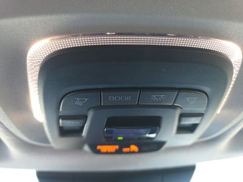 Used 2023 Toyota Corolla Cross XLE w/ Convenience Package image 24