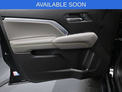 Used 2024 Chevrolet Colorado ZR2 w/ ZR2 Convenience Package III AWD/4WD image 11