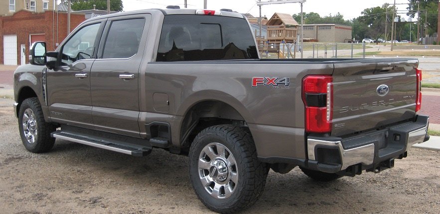 Used 2023 Ford F350 Lariat w/ Chrome Package AWD/4WD image 3