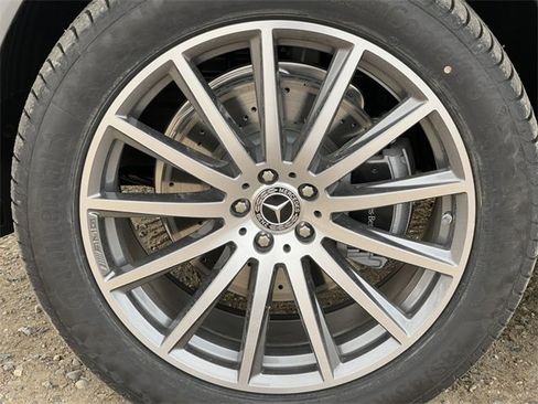Used 2025 Mercedes-Benz GLS 450 4MATIC image 8
