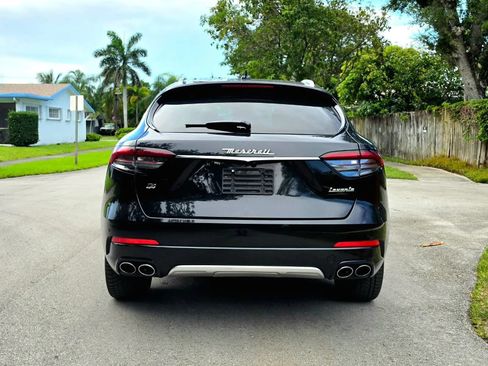 Used 2021 Maserati Levante GranLusso AWD/4WD image 13