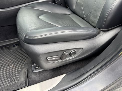 Used 2022 Toyota Highlander Platinum image 15