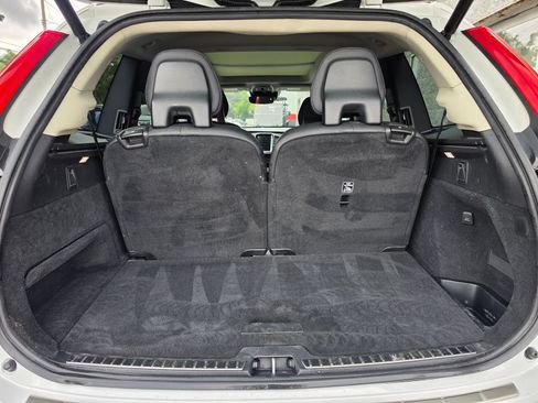 Used 2020 Volvo XC90 T6 Momentum AWD/4WD image 8