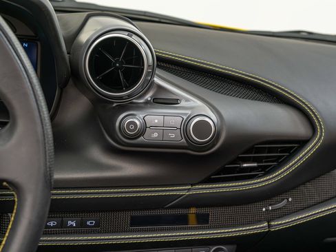 Certified 2022 Ferrari F8 Tributo RWD image 37