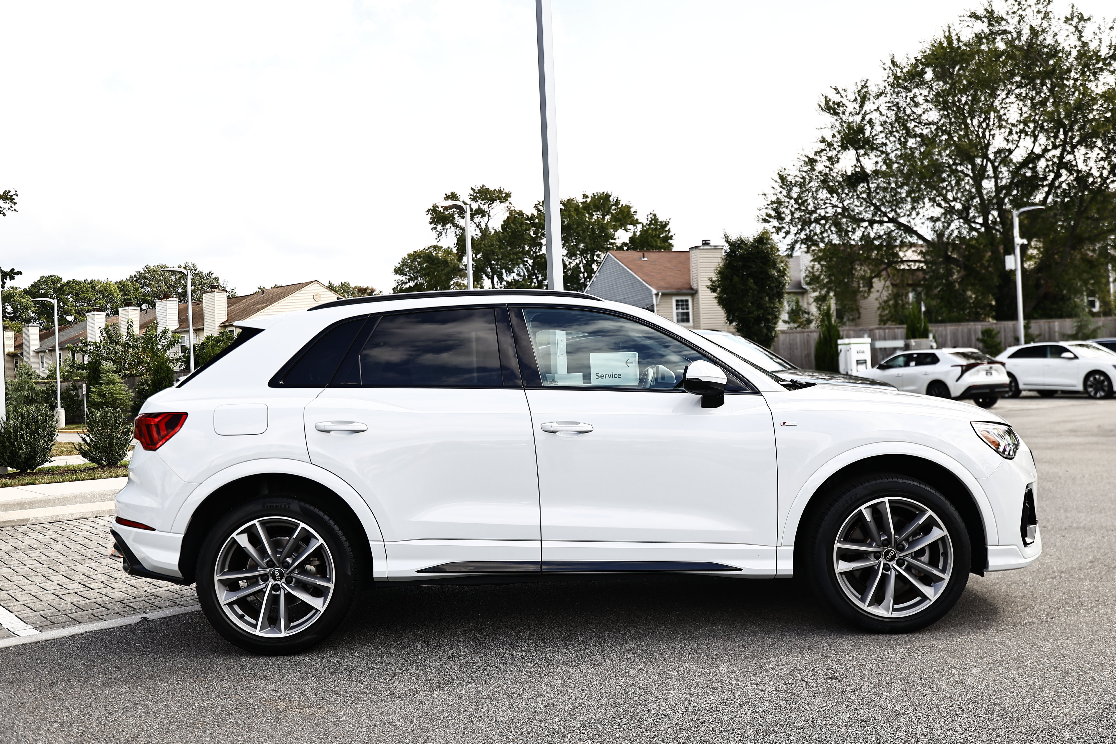 Used 2022 Audi Q3 2.0T Premium Plus w/ Premium Plus Package AWD/4WD image 4