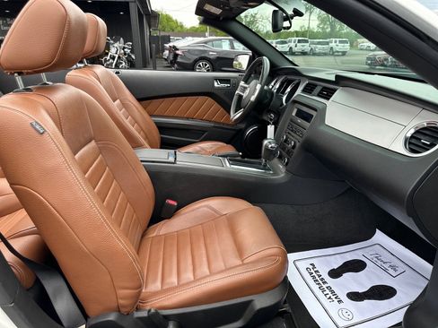 Used 2011 Ford Mustang Premium w/ 201A Rapid Spec Order Code RWD image 20