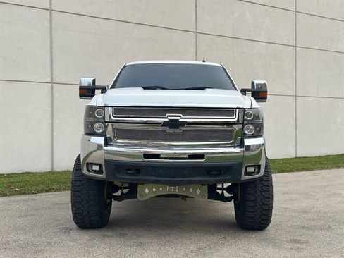 Used 2009 Chevrolet Silverado 3500 LTZ w/ Suspension Package, Off-Road image 5