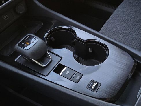 Certified 2023 Nissan Rogue SV image 22