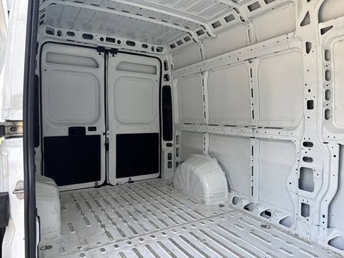 Used 2026 RAM ProMaster 2500 w/ Convenience Group FWD image 32