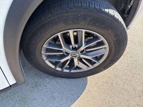 Used 2024 Nissan Rogue S image 16