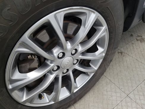 Used 2020 Jeep Cherokee Latitude Plus w/ Cold Weather Group image 31