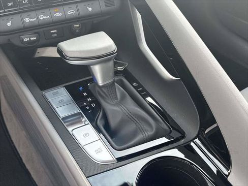 Certified 2023 Hyundai Elantra SEL w/ Convenience Package FWD image 28