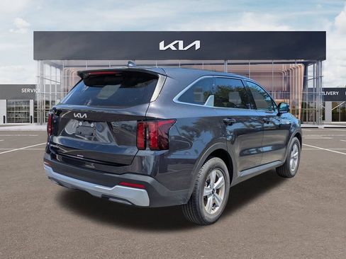 Certified 2025 Kia Sorento LX FWD image 4
