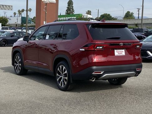 Certified 2026 Toyota Grand Highlander AWD Hybrid image 34