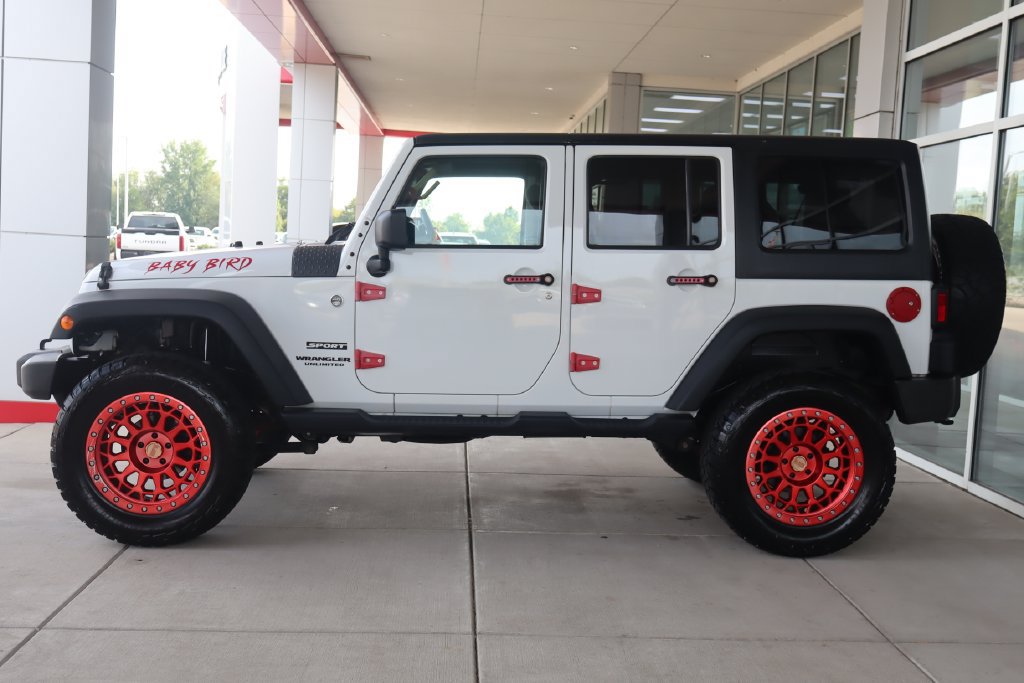 Used 2015 Jeep Wrangler Unlimited Sport w/ Connectivity Group AWD/4WD image 4