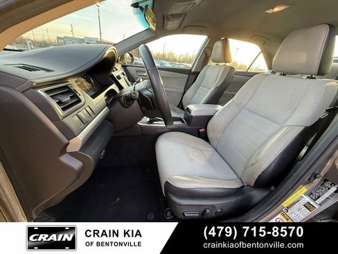 Used 2016 Toyota Camry SE image 20