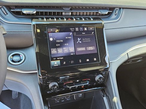 New 2025 Jeep Grand Cherokee Laredo RWD image 17