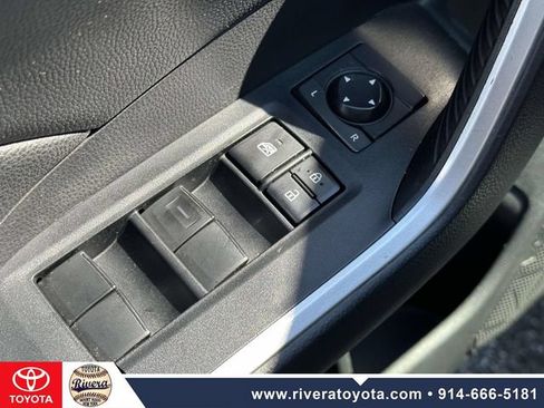 Used 2021 Toyota RAV4 XLE w/ Convenience Package AWD/4WD image 23