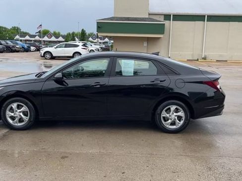 Used 2023 Hyundai Elantra SE FWD image 5