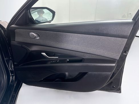 Used 2024 Hyundai Elantra Limited FWD image 34