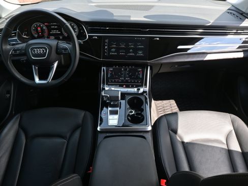 Used 2023 Audi Q8 Prestige AWD/4WD image 32