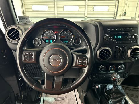 Used 2016 Jeep Wrangler Unlimited Sport w/ Quick Order Package 23S AWD/4WD image 8