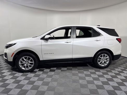 Used 2024 Chevrolet Equinox LT image 3