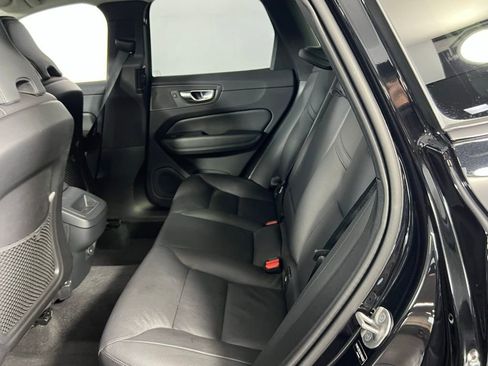Used 2025 Volvo XC60 B5 Plus image 25