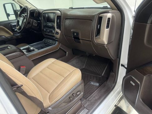 Used 2018 GMC Sierra 3500 Denali w/ Duramax Plus Package AWD/4WD image 28