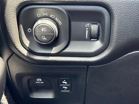 Certified 2023 RAM 1500 Big Horn AWD/4WD image 34